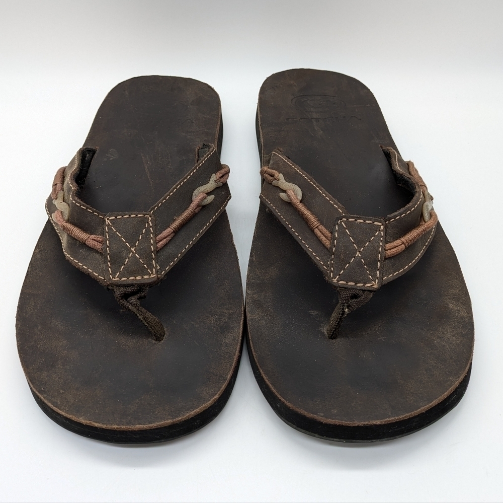 ✨3/$15 Gotcha Brown Thong Sandal With Fishhook Accent 13